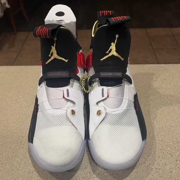 Jordan XXXIII - Picture 2 of 7